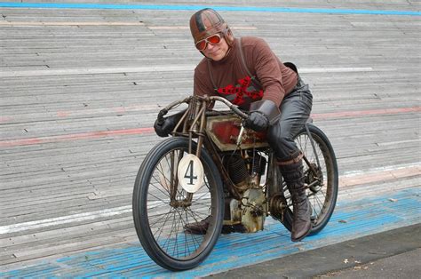 Board Track Racing In Hannover Occhio Lungo