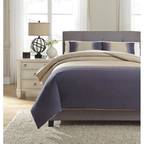 While kitty is often spotted looking glamorous in the public, her brother louis, 27, who is set to inherit their father's title, keeps a lower. Q404003k Ashley Furniture Bedding King Comforter Set