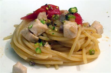 L'anatra con i pistacchi è un piatto molto raffinato. Spaghetti con pesce spada pistacchi e arancio - ricette ...