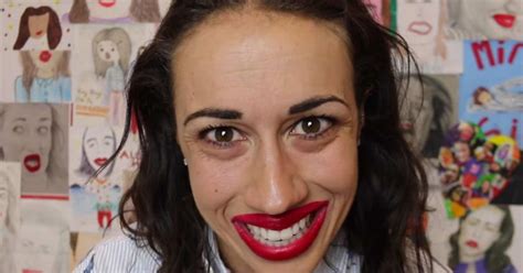 Does anyone know what's happened to miranda?discussion (self.mirandasings). 'Miranda Sings Live' — Colleen Ballinger's Netflix Special ...
