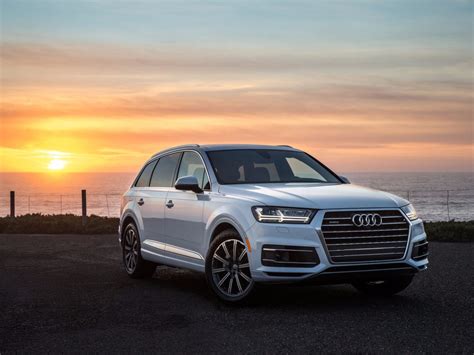 9-the-audi-q7-is-loaded-with-driver-assistant-technology ...
