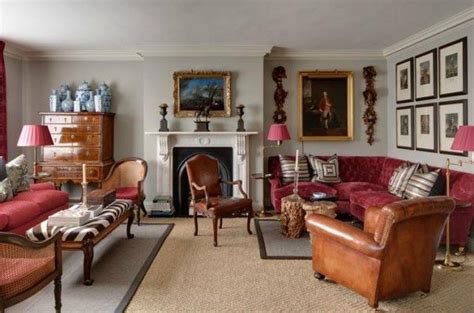 London Apartment Showcasing Traditional British Style Designlike