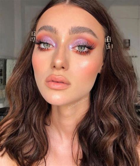Refresh Your Makeup Game With Living Coral Color Of The Year 2019
