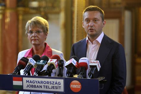 Rózsa hoffmann (born 22 january 1948) is a hungarian politician and educator, secretary of state for education of the ministry of national resources from 2 june 2010 to 27 february 2013. Hoffmann Rózsa és Rogán Antal sajtótájékoztatója - Daninet