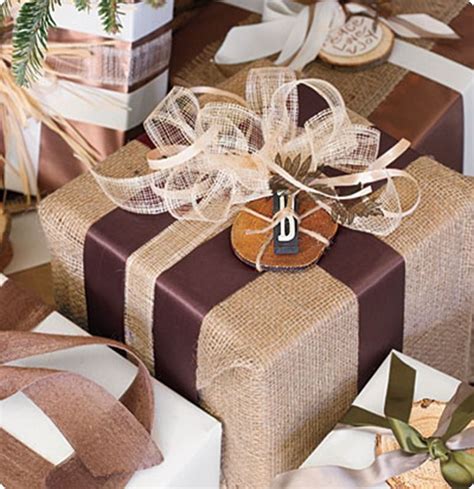 33 Adorable Burlap Christmas Gifts Wrapping Ideas Burlap Christmas