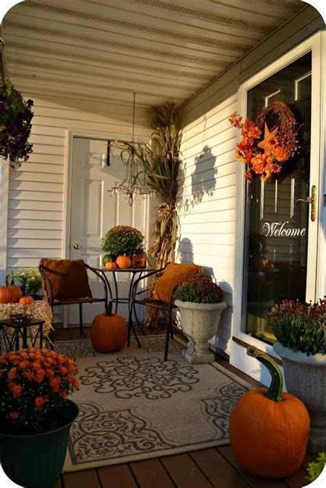 √24 Unique Fall Porch Decor With Pumpkins And Cornstalks