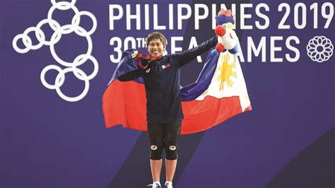 Hidilyn diaz secures her spot in the tokyo 2020 olympics sunday, april 18, at the 2021 asian weightlifting championships. Hidilyn Diaz reacts to 2020 Olympics delay