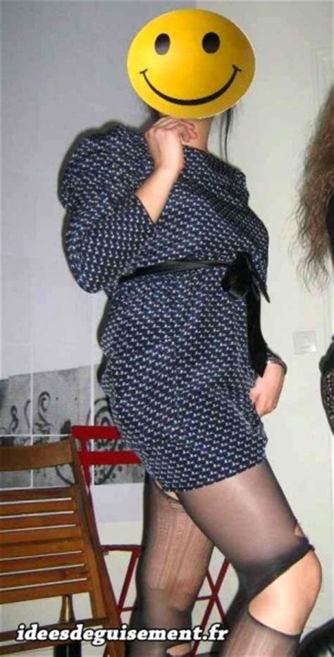 Top en gris et noir proenza avec jupe en simili cuir noire, soirée chic et choc, col. Idées déguisement, costume - Thème soirée chic détail choc