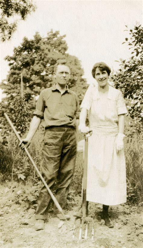 Florida Memory Outdoor Portrait Of Koreshan Couple Claude And Imogene