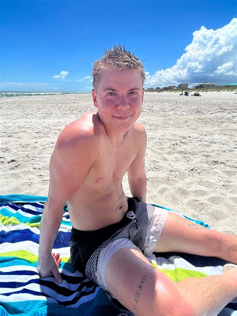 A Beach Day Hits Different When You Can Go Shirtless R FTM SELFIES