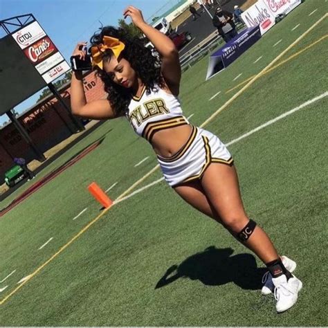 Pin By 𝒜𝓂𝒶𝓎𝒶ℒℴ𝓋ℯ ️ On Cheer Tingz In 2020 Black Cheerleaders Cheer Outfits Cute Cheerleaders