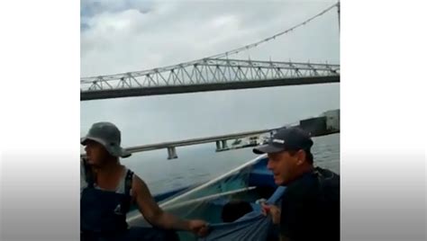 Homem Se Joga Da Ponte Herc Lio Luz N O Morre E Resgatado Por Pescadores