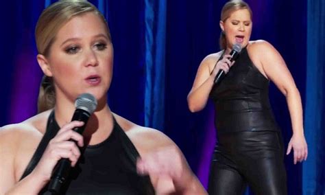 Amy Schumer Jokes I Look Stupid Skinny In Netflix Show Daily Mail Online