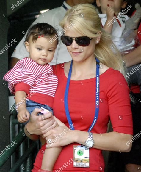Tiger Woodss Wife Elin Nordegren Carries Editorial Stock Photo Stock