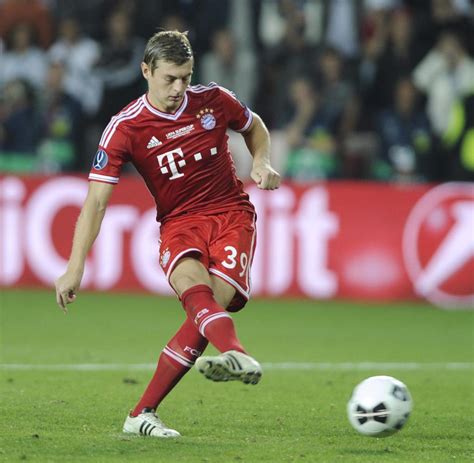 Kafasında aslında gitmek yoktu (kendisi bunu arkadaşına. FC Bayern: Kroos spricht Leverkusen die Titelreife ab - WELT