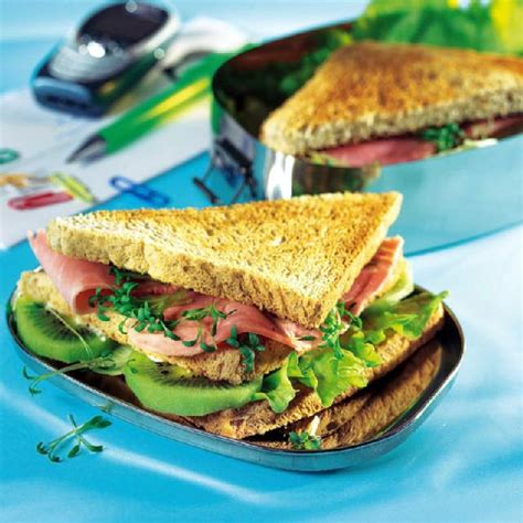 Wenn der tägliche kalorienbedarf z.b. Kresse-Kiwi-Sandwich | Apotheken Umschau