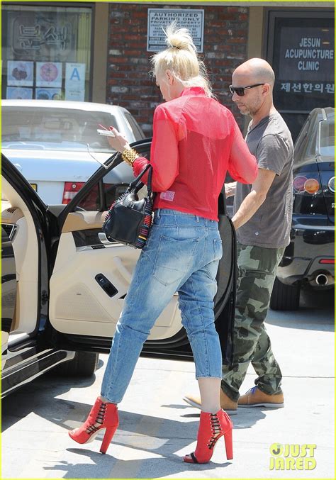 Photo Gwen Stefani Takes Her Red Hot Heels For A Ride 14 Photo 3149338 Just Jared
