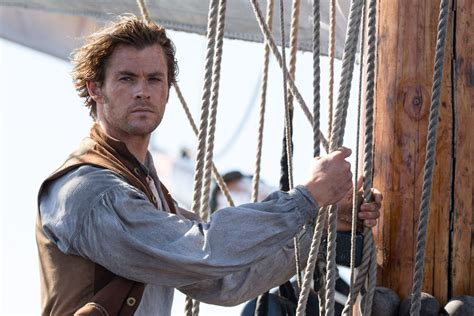 Owen chase interprété par chris hemsworth baleinier aguerri rêvant d'être capitaine se fait appeler par les plus puissants armateurs afin d'épauler george pollard (benjamin walker), un jeune capitaine débutant qui ne vaut sa au coeur de l'océan sort le 9 décembre 2015 au cinéma (en 2d et 3d). Photo de Chris Hemsworth - Au coeur de l'Océan : Photo ...