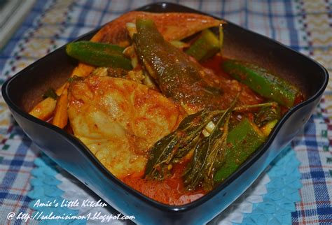 Hampir setiap hari warga negeri ini menikmati masakan istimewa ini. AMIE'S LITTLE KITCHEN: Ikan Bayan Masak Asam Pedas