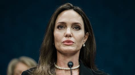 Angelina Jolie Travels To Yemen To Aid Refugee As She Compares Crisis