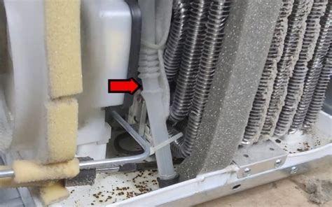 Why Ge Refrigerator Leaks Water On Floor Diy Appliance Repairs Home