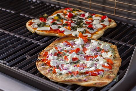 How To Grill Any Pizza Any Way Tips And Techniques Weber Grills