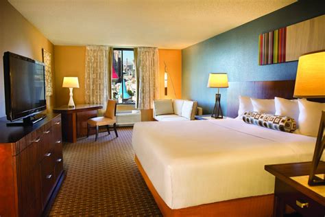 Excalibur Las Vegas On Twitter Our Royal Tower Rooms Are Ready Feast Your Eyes On Our Royal