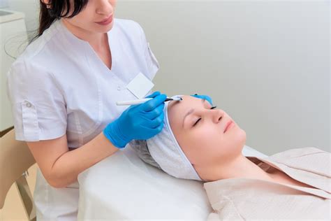 Premium Photo Procedure Carbon Facial Peeling In The Clinic Of Laser