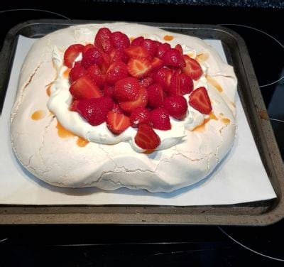 The Perfect Pavlova In Simple Steps Gemmas Bigger Bolder Baking