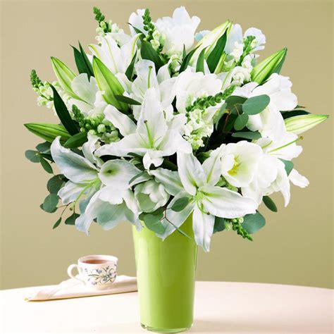 Lilies Bouquet In A Vase Ronitflowers