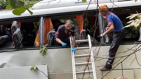 GÜNCELLEME Bursa da tur otobüsü kaza yaptı Bursa Haberleri