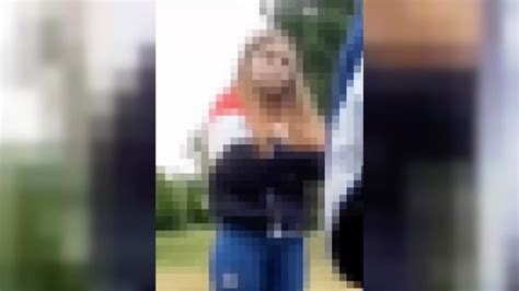 Prügel Video Mädchen Gang schlägt auf Jährige ein