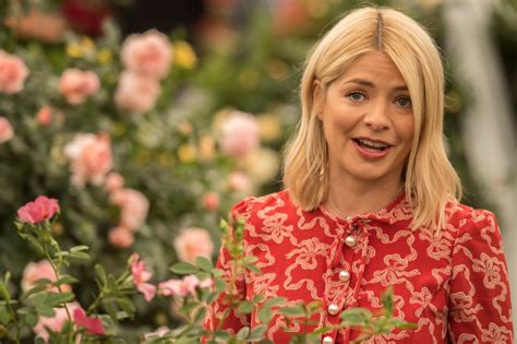 Holly Willoughby To Co Host Itvs Im A Celebrity Get Me Out Of Here