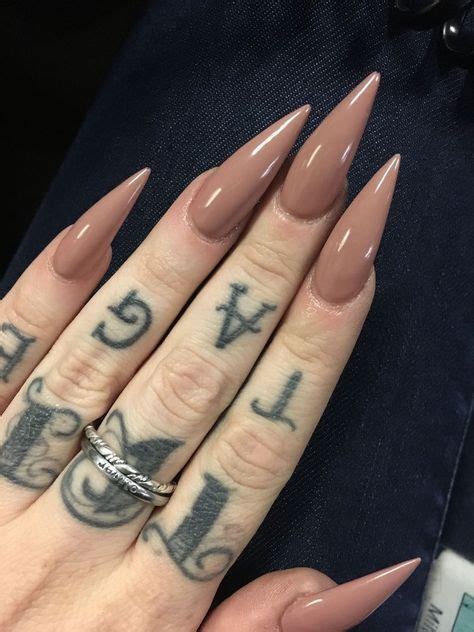 𝘱𝘢𝘷𝘭𝘹𝘷𝘦 Gel nails Nail designs Pink stiletto nails