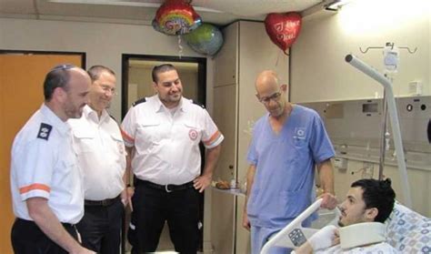 קריסת החניון בבית החולים שערי צדק כוחות משטרה, חילוץ והצלה נמצאים במקום, בשלב זה קיים חשש לקריסת חלקים נוספים בחניון וכוחות המשטרה פועלים להרחקת. מפגש מרגש: הפראמדיקים נפגשו עם עמיתם בו טיפלו בפיגוע ...