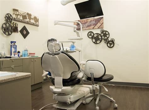 Universal Smiles - Black Owned Dental Practices