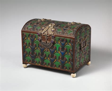 It was a reaction against the industrialised society that had boomed in britain in the victorian period, and aimed for social as well as artistic reform. Marie Zimmermann: Box (2005.464) | Heilbrunn Timeline of ...