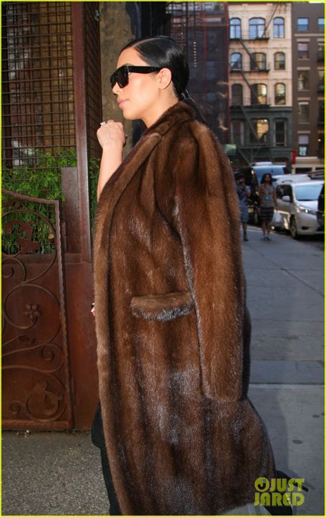 Full Sized Photo Of Kim Kardashian Wears A Fur Coat In Super Hot Nyc