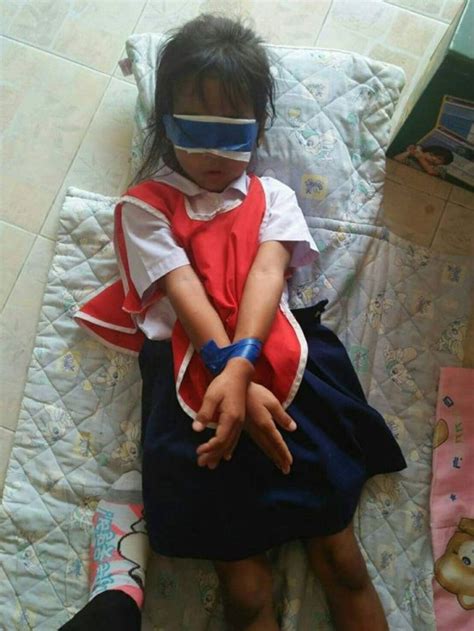 teachers bound and blindfold two five year old girls as punishment for ripping paper metro news