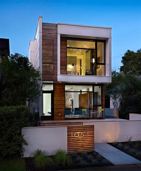 A Narrow Home That Keeps Its Eyes On The Street Contemporist