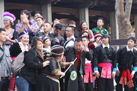hmong-culture-wisconsin-hmong-relied-on-their-heritage,-deep-cultural