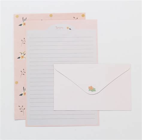 1 Set Lovely 4 Sheet Letter Paper2 Pcs Envelopes Finely Flower Animal