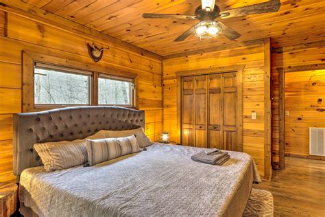 Blue Ridge Cabin W Hot Tub Fire Pit And Game Room Cherry Log Ga Evolve