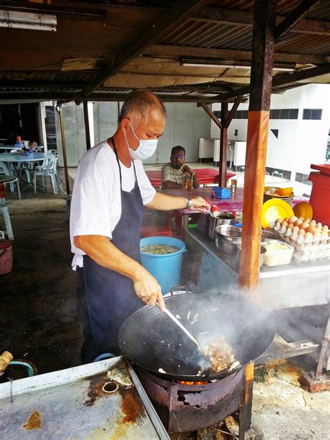 Penang has many famous char kway teow hawker stalls and this is now my favourite. Venoth's Culinary Adventures: Jalan Loke Yew Char Kuey ...