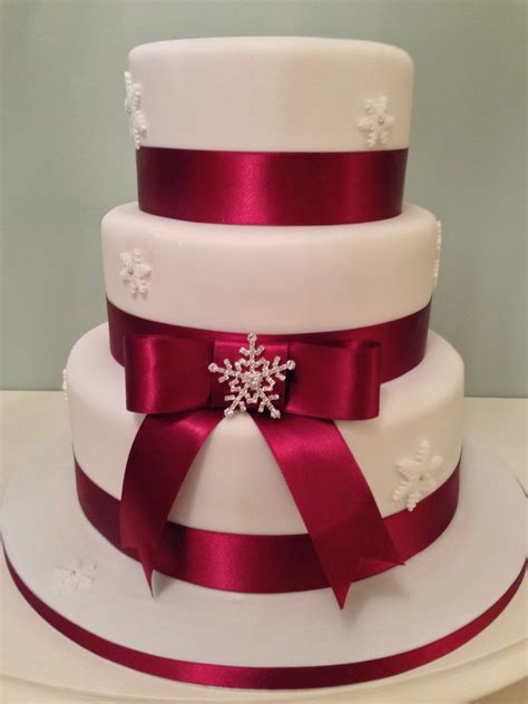 A Christmas Wedding Cake Christmas Wedding Cakes Winter Wedding Cake