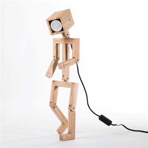 Un élément de décoration unique et tendance. Jaffu // lampe bonhomme design articulée en bois ...