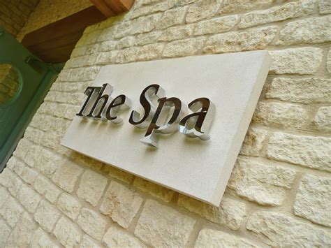 Signage Systems For Hotels Spa And Leisure Centres Signbox Hotel