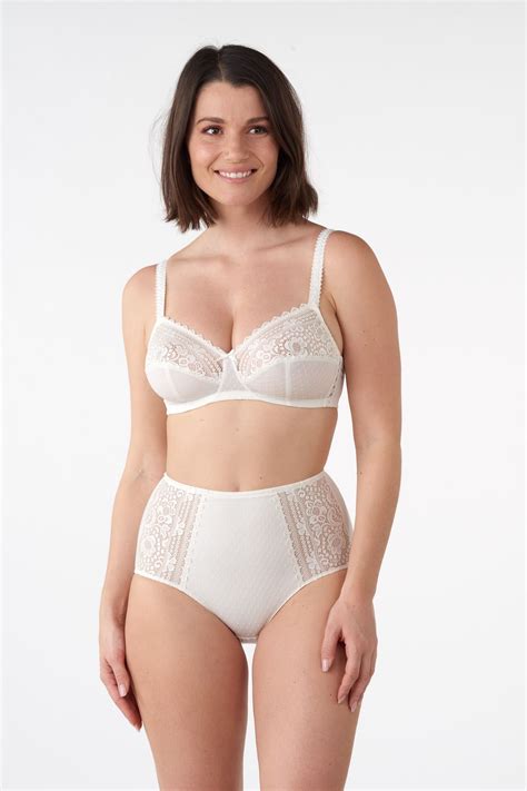 Hanae White Lace Soft Cup Bra Maison Lejaby