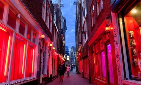 Ámsterdam Planean Sacar El Barrio Rojo Y Mudar A Las Prostitutas A Un Hotel Sexual Contexto
