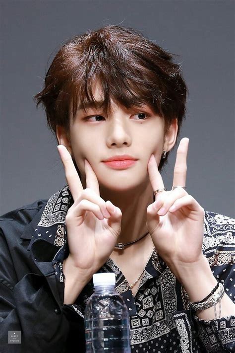 Hyunjin can brighten everyone's day by just smiling. Sungie — Pinterest ~ Hwang Hyunjin